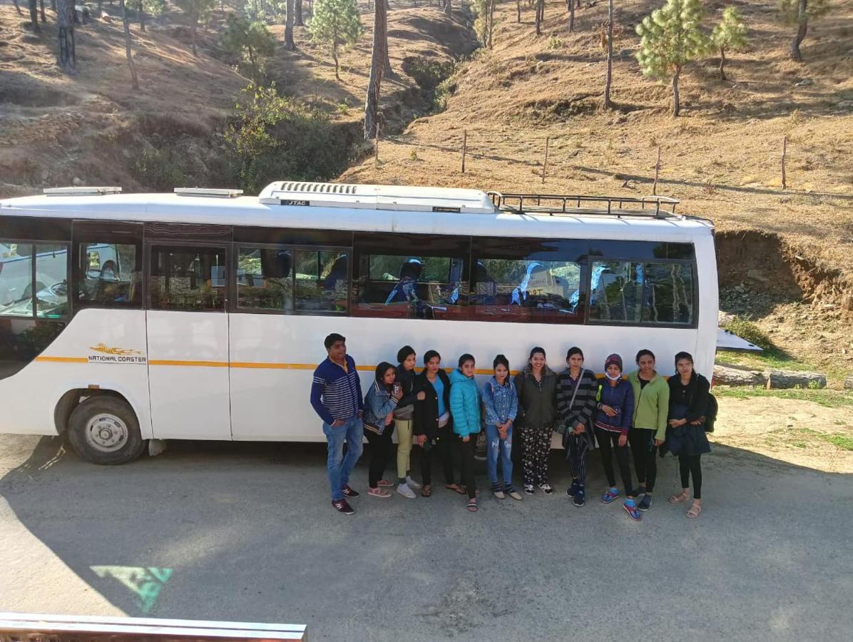The Ranikhet Continental Hotel ภายนอก รูปภาพ