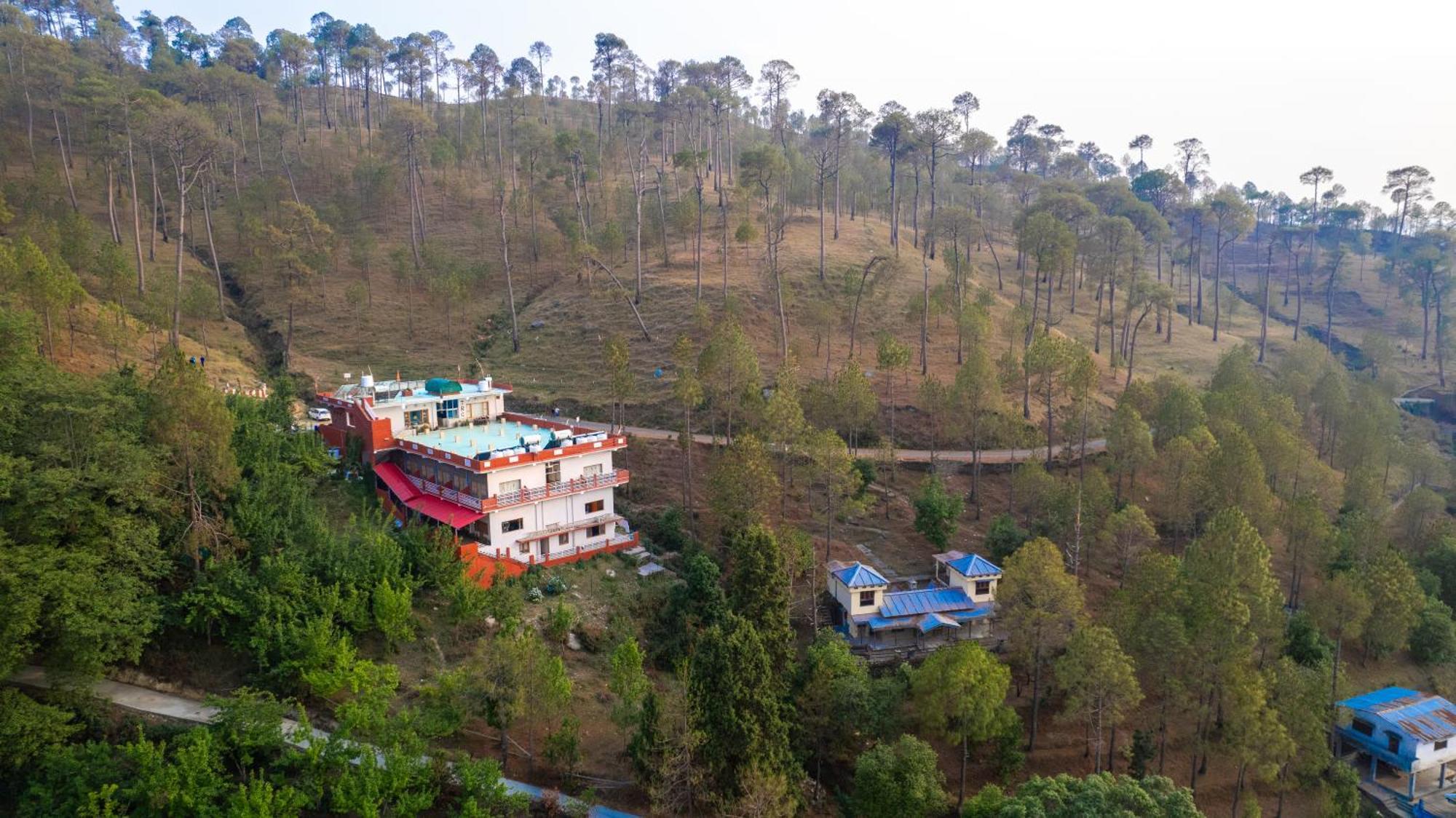 The Ranikhet Continental Hotel ภายนอก รูปภาพ