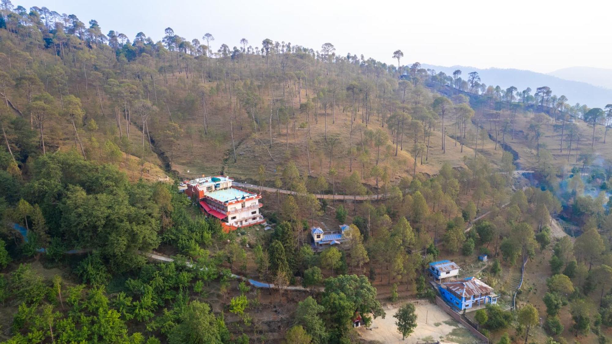 The Ranikhet Continental Hotel ภายนอก รูปภาพ